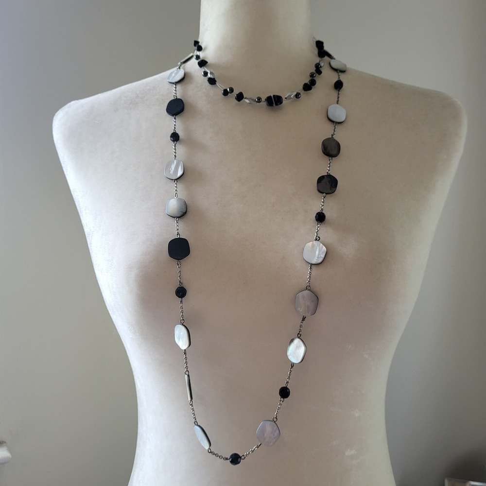 2 Lia Sophia Necklaces Night Oasis Mother Of Pearl & Black Silvertone Beaded‎